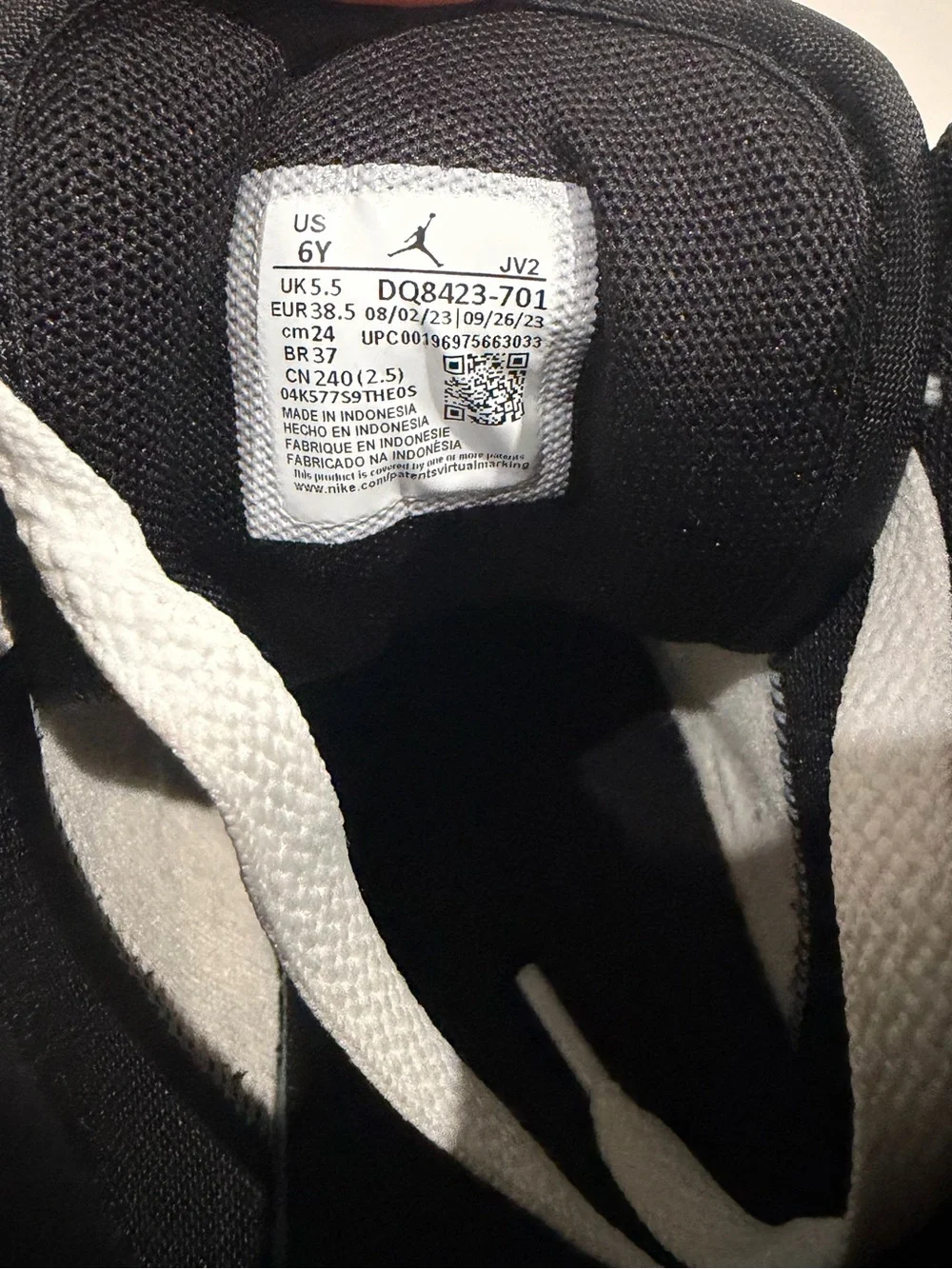 Nike Jordan 1 Mid Kids 6Y Sneakers - White, Black & Yellow